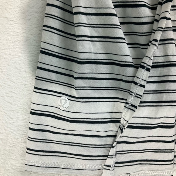 Lululemon Open Back Tank Black White Striped Size 4 / 6 - Picture 5 of 8